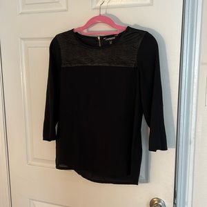 Lightly worn super cute shirt!